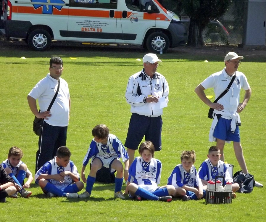 treviso---cadidavid-aprile-2012---1-raggruppamento-nazionale--scuole-calcio-qualificate-figc--in-campo-con-i-cuccioli_16984900707_o